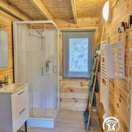 24 La Foret, De Coupeau, 4 Personnes Saint-Berthevin