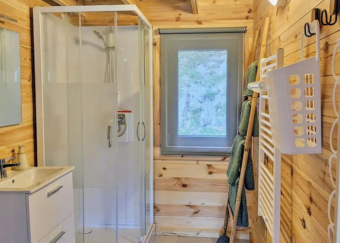 24 La Foret, De Coupeau, 4 Personnes Saint-Berthevin